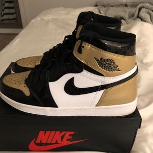 Gold toe 1s